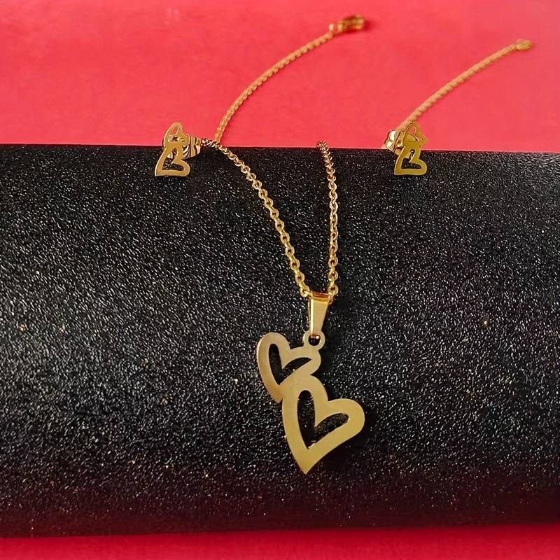 Conjunto Colgante y Pendientes Corazones Dorados - Imagen 4